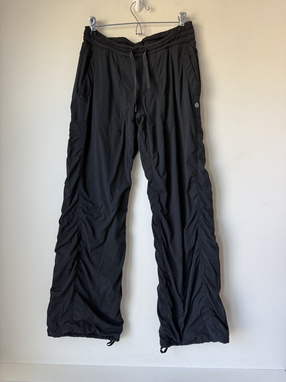 Lululemon Dance Studio Pants Womens 6 BLACK Cinch Ankle Lined 31" FLAWS Low Rise